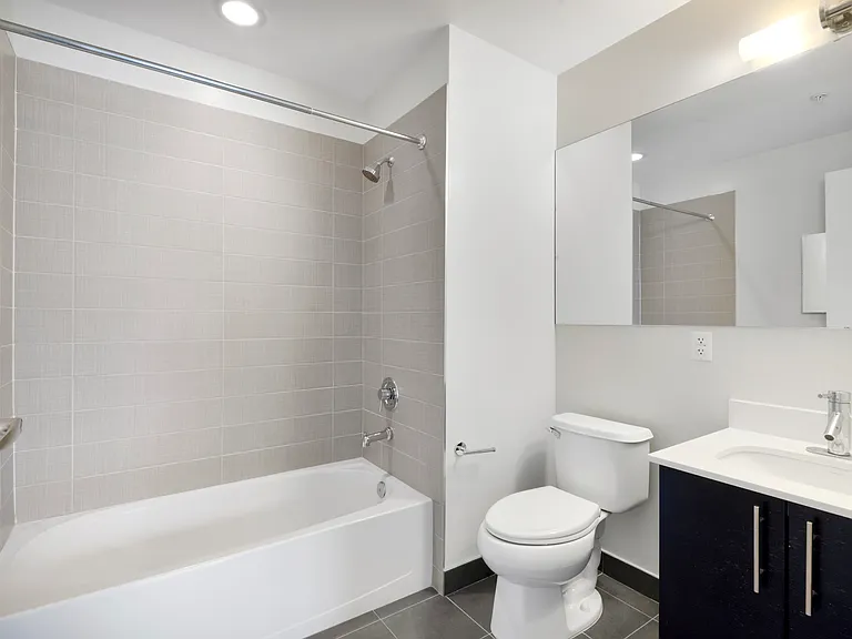 1325 Adams St #402 — Photo 5