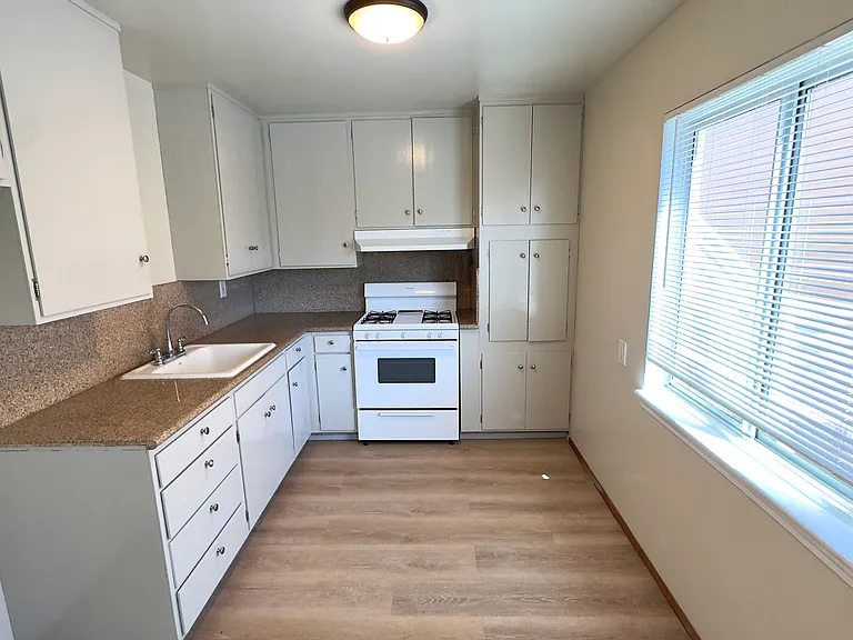2609 Judah St #15 — Photo 3