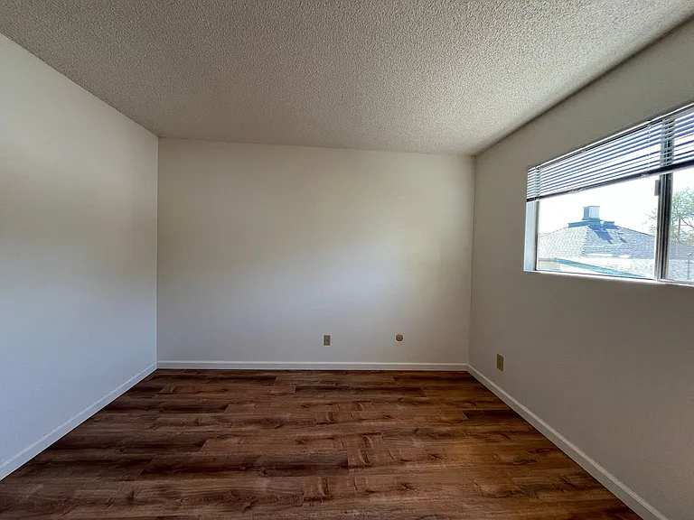 3041 Spring St — Photo 13