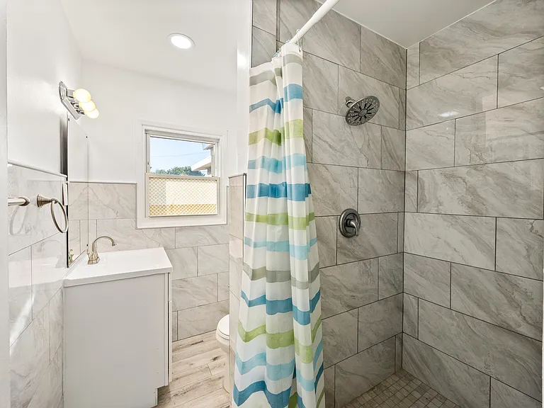 1019 W Pine St — Photo 18