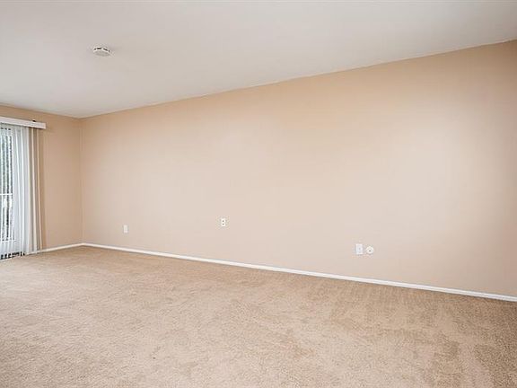 5th image of 320 Western Ave