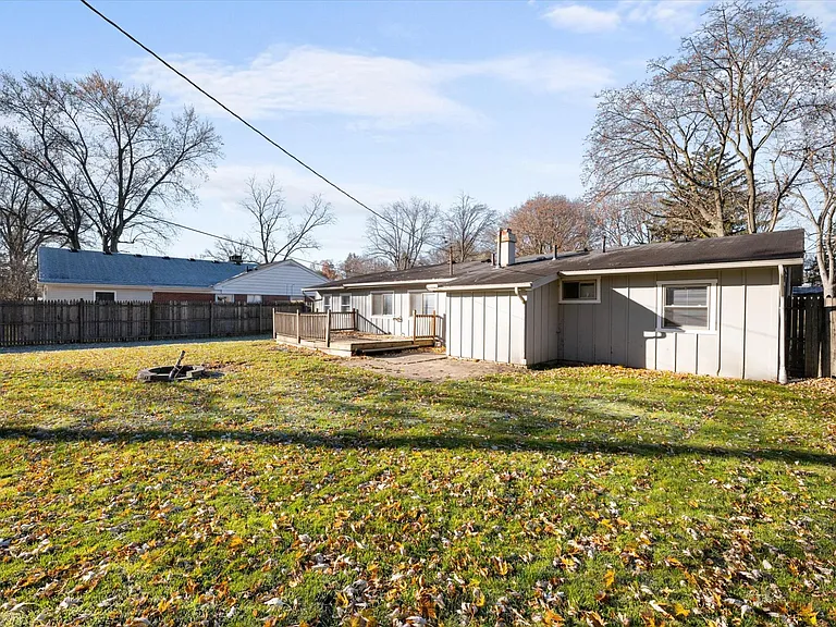 6040 Graystone Dr — Photo 30
