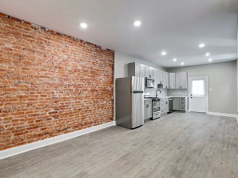 6205 Elmwood Ave — Photo 11