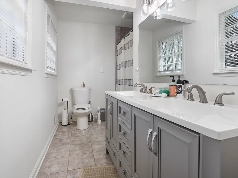 1109 Azalea Cir — Photo 14