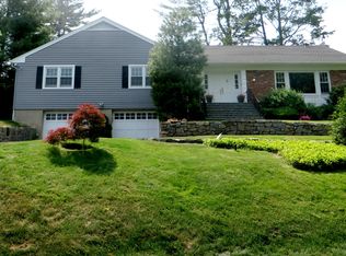 10 Hunting Ridge Rd, White Plains, NY 10605