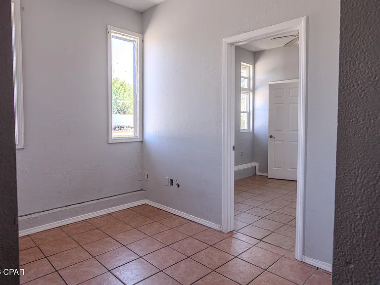 4402 Cindy Ln — Photo 24