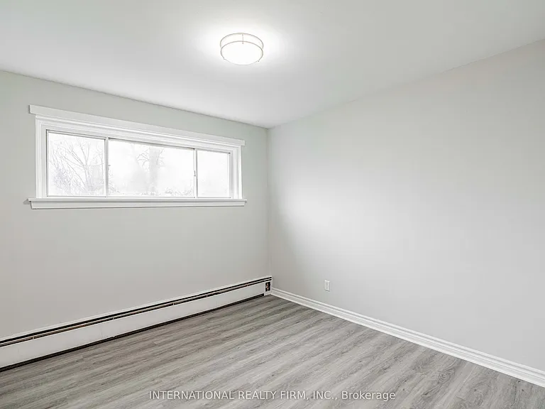 1284 Gramercy Park Pl — Photo 22