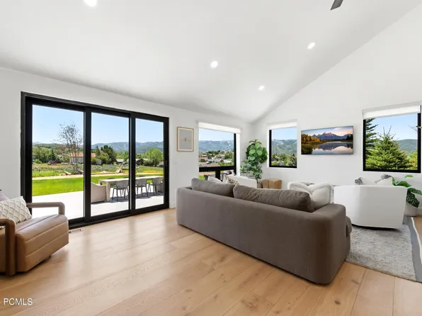 118 E Countryside Cir, Park City, UT 84098