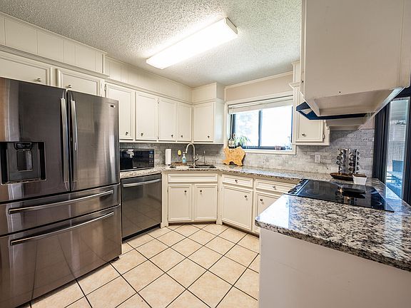 3rd image of 1011 Homestead Dr