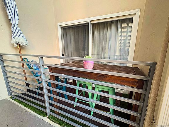 2nd image of 1021 Scott St APT 103