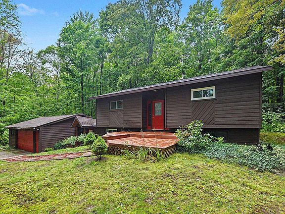 2nd image of 19430 Cedar Run Rd
