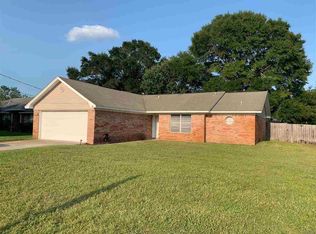 2076 Coral Creek Dr, Pensacola, FL 32506