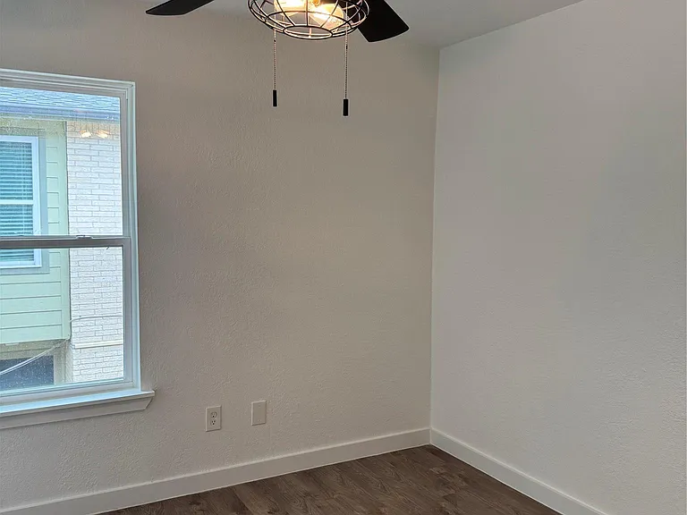 2124 Burton Dr #133 — Photo 14