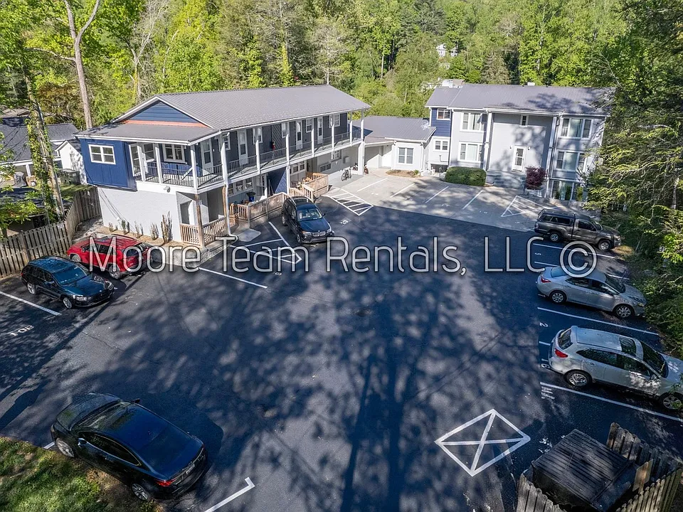 16 Lake Dr