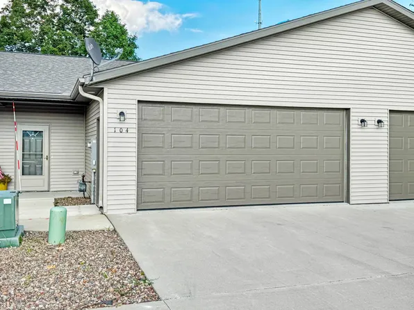 104 6th Ave SW, Waukon, IA 52172