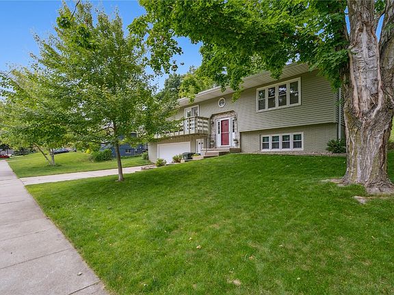 2nd image of 507 Lawndale Dr SE