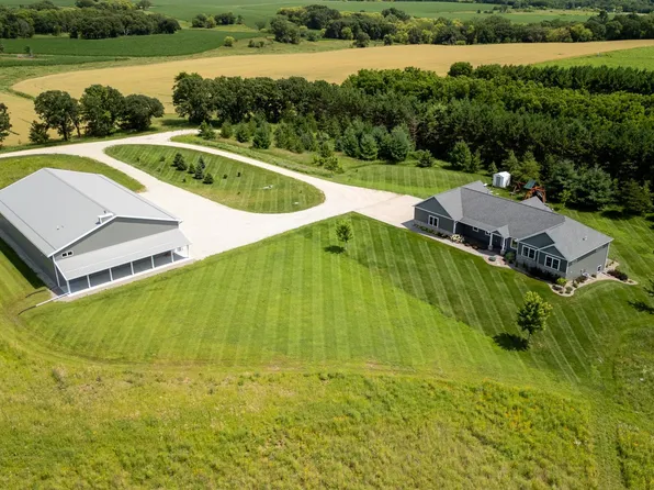 5490 College View Rd E, Rochester, MN 55904