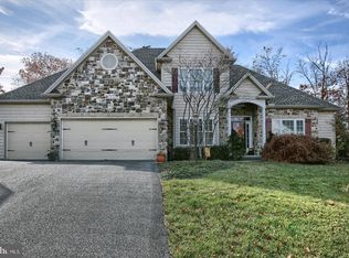 250 Pine Creek Dr, Carlisle, PA 17013