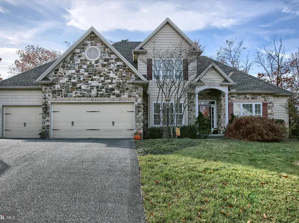 250 Pine Creek Dr, Carlisle, PA 17013