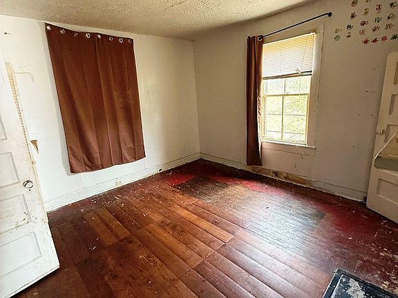 4th image of 11 Maury St