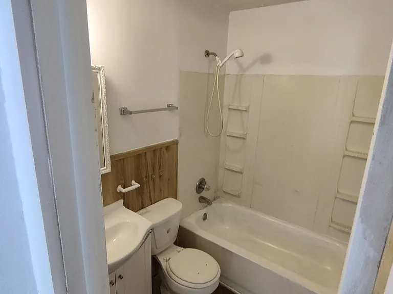 2428 S Ellis Ave — Photo 5