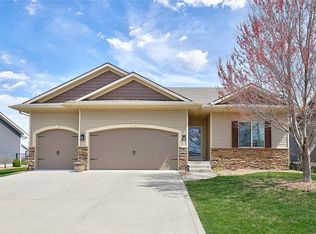 282 S 86th St, West Des Moines, IA 50266