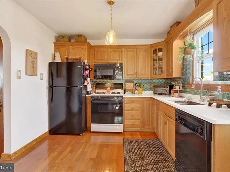 105 Allegheny Ave — Photo 7
