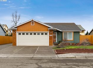 1026 Mountain View Ln, Molalla, OR 97038