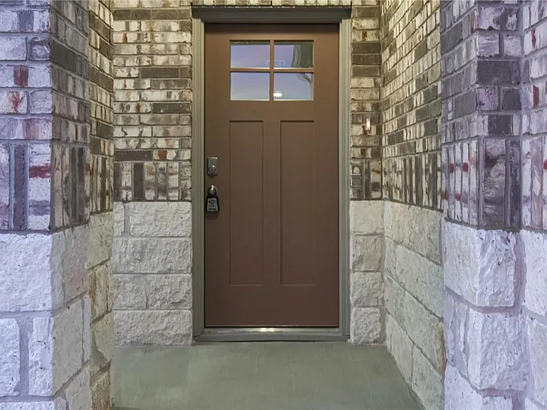 309 Naset Dr — Photo 3