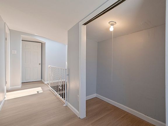 3rd image of 504 Cross Bay Blvd #1