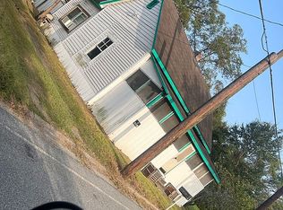 13 S Central Ave, Lumber City, GA 31549
