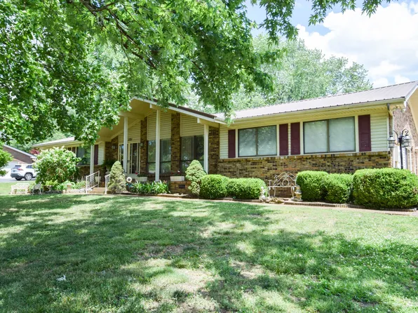 1121 Woodvale Dr, Gallatin, TN 37066