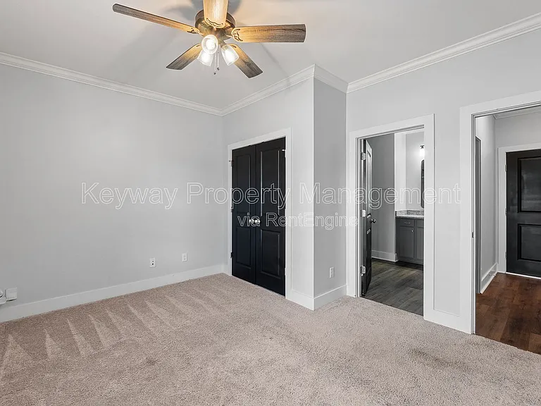 2217 Laurens St — Photo 17