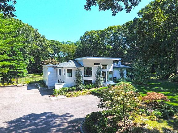 2nd image of 17 Beaumont Drive