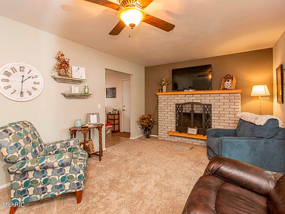 3rd image of 1417 Isaac McCoy Dr