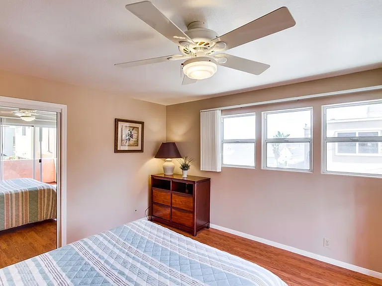 831 Allerton Ct — Photo 37