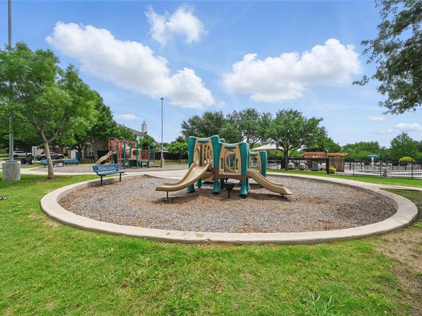 8500 Bonnet Ct, Fort Worth, TX 76131