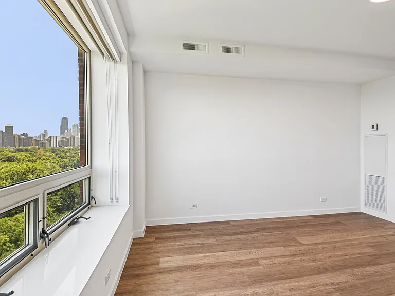The Nest at Lincoln Park West — Photo 99