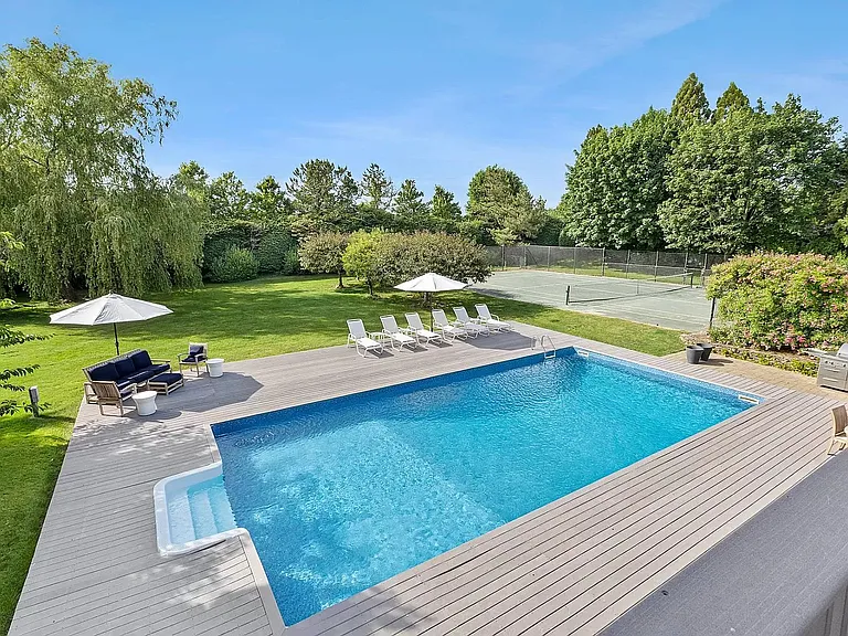 83 Mill Creek Close — Photo 1