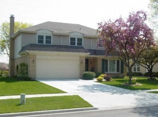 919 W Hintz Rd, Arlington Heights, IL 60004