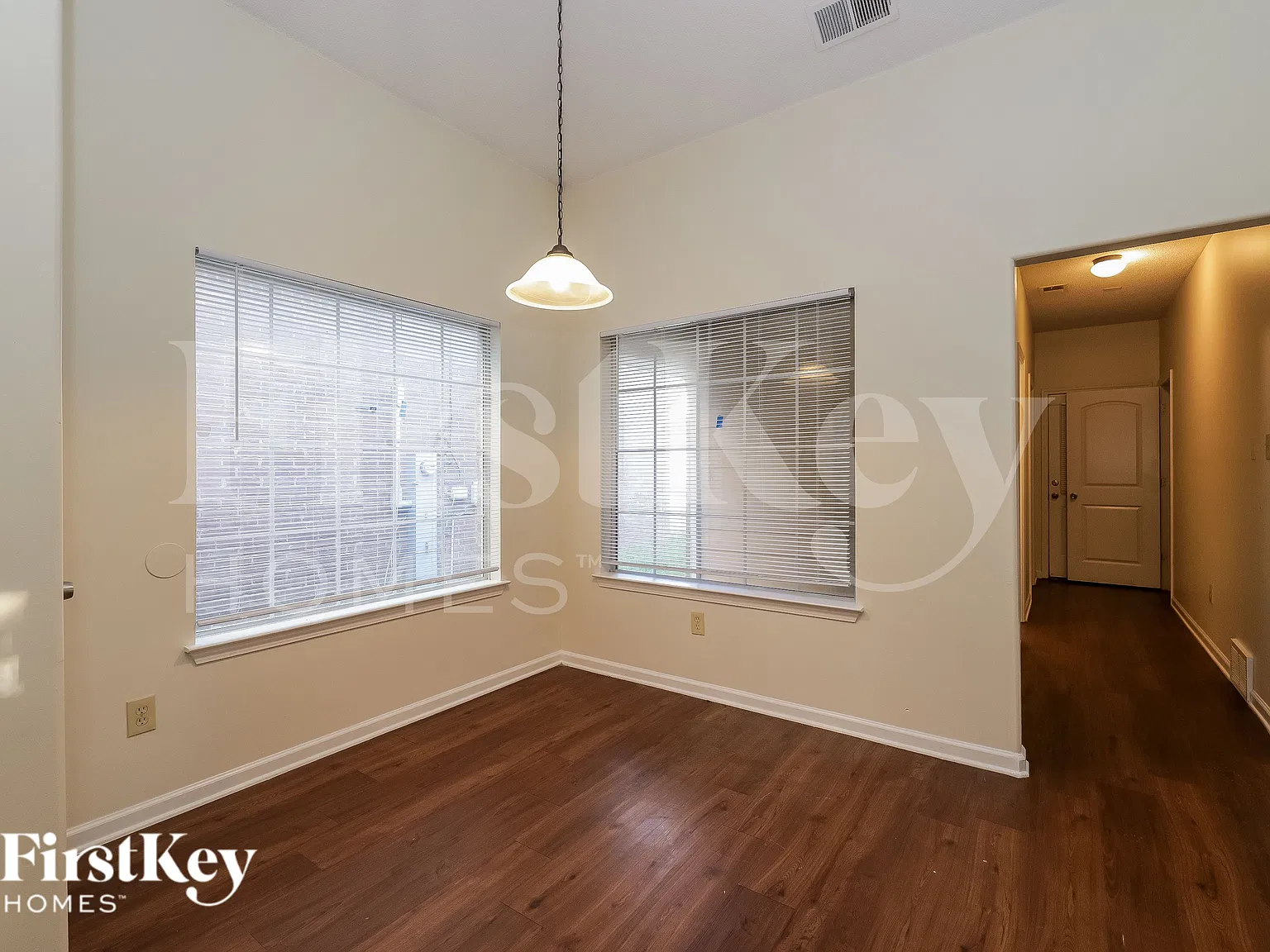 4 bed, 2.0 bath, 1683 sqft, $1,890 — Photo 4