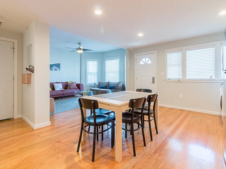 1057 Saratoga St #4 — Photo 15