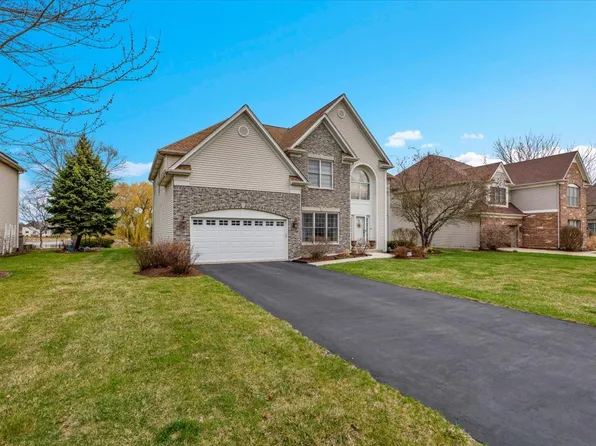 415 Mallard Point Dr, North Aurora, IL 60542