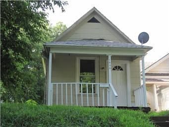 2nd image of 1039 Ford Ave