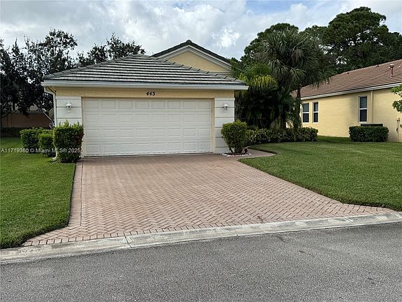3rd image of 443 SW Talquin Ln