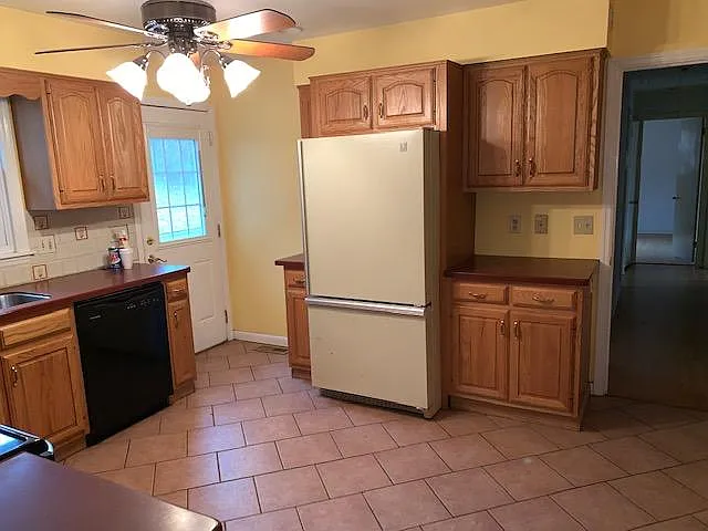 423 McKinley Ave — Photo 6