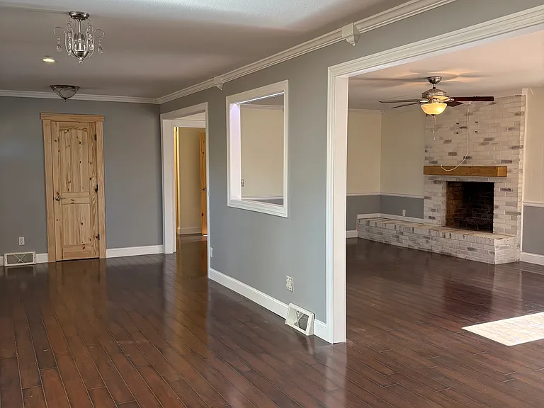 305 W Lane St — Photo 8