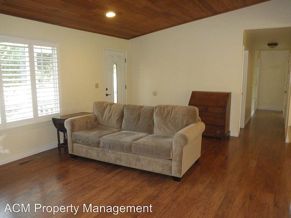 5th image of 18339 Lake Forest Dr