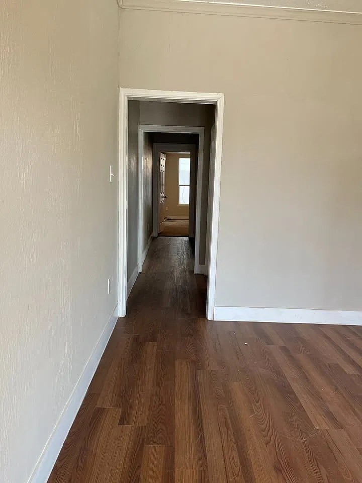 2 bed, 900 sqft, $1,290 — Photo 3