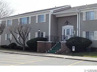 28 Colonial Pkwy APT E, Pittsford, NY 14534